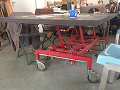 Tisch mit Gestell Krankenhausbett